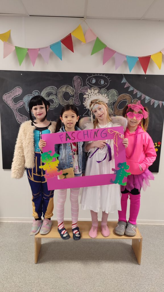 🎭 Buntes Faschingsfest in den Klassen 1 bis 3 🎉