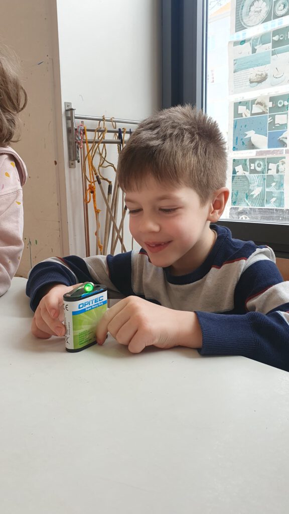 📊Zwei spannende Tage in den Lernwerkstätten „Theater und Literatur“ und „Zauberhafte Physik“